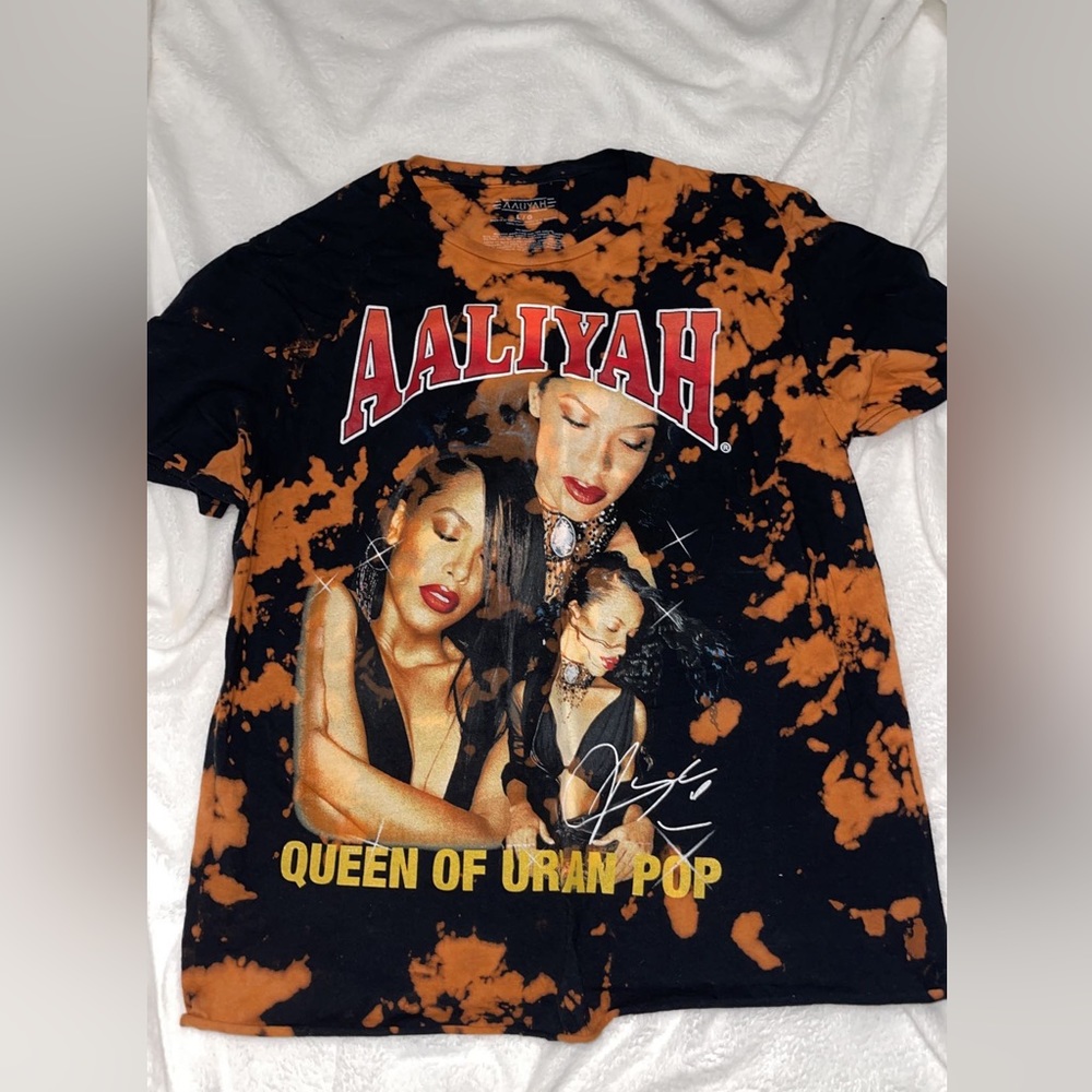 Graphic tee